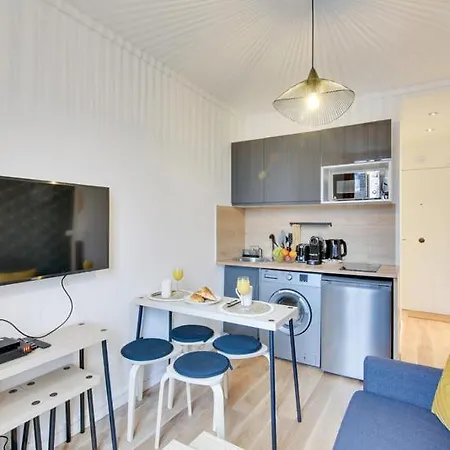810 Lucky Sam - Superb Bagnolet