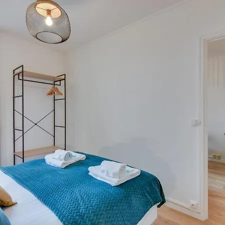 810 Lucky Sam - Superb Bagnolet